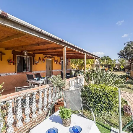2 Bedroom Amazing In Holiday home Mijas